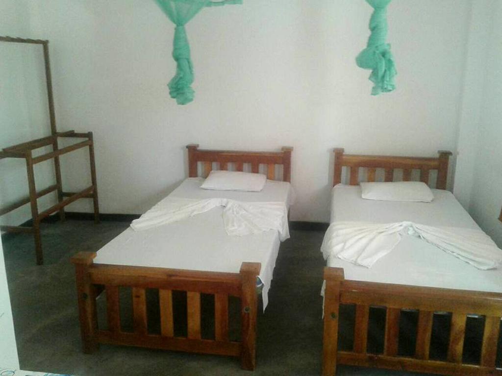 Parakum Rest Rooms Polonnaruwa Ngoại thất bức ảnh